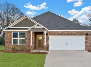 1065 Birch Ln, Prattville, AL 36066