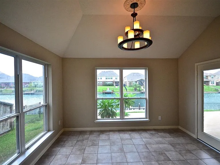 2727 Lake Villa Dr — Photo 6