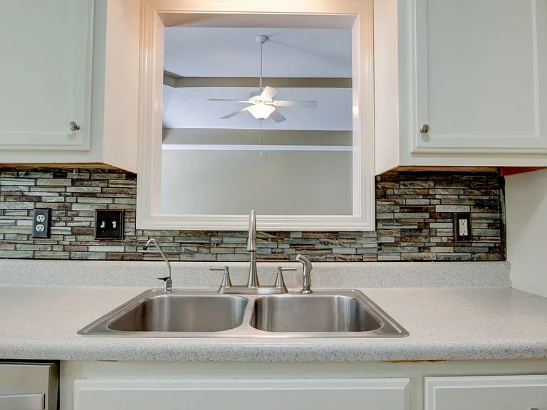 3729 Kendra Ct N — Photo 18