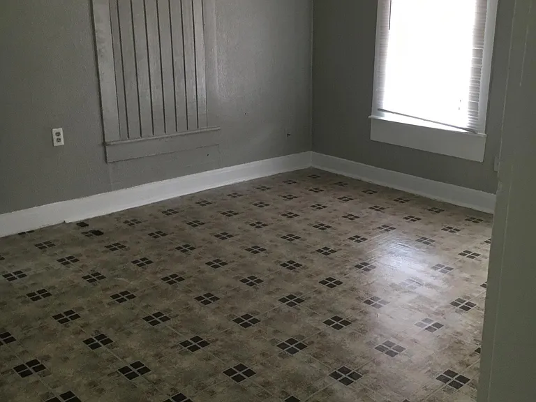 5305 Jefferson St #5 — Photo 3