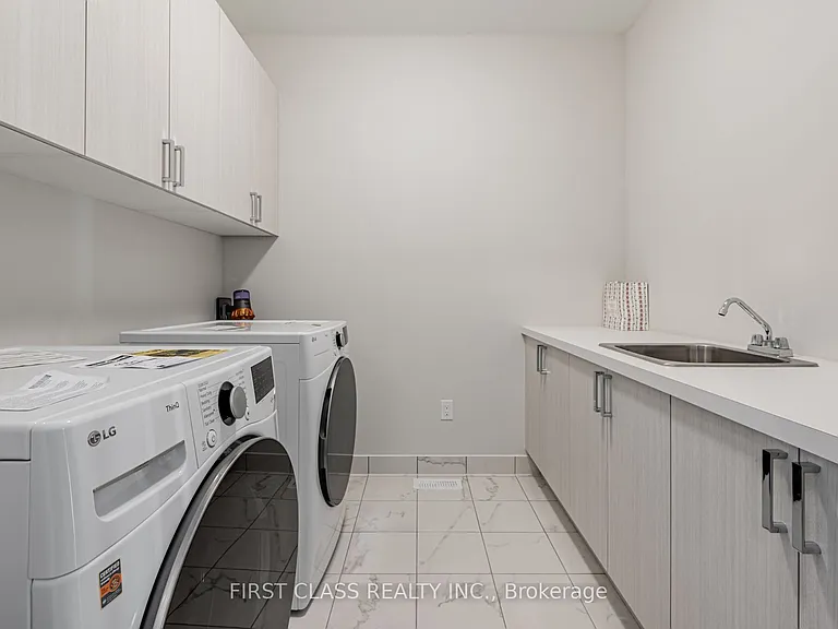 15 Kenneth Campbell Ct — Photo 33
