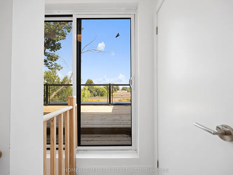 174 Clonmore Dr #9 — Photo 31