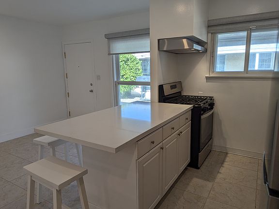 3rd image of 1906 N Hollywood Way #103