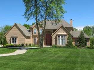 15175 W Woodland Dr, New Berlin, WI 53151