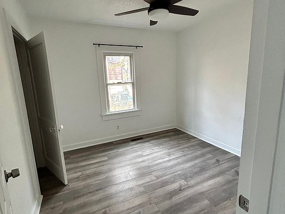 5th image of 2312 Dodson Ave