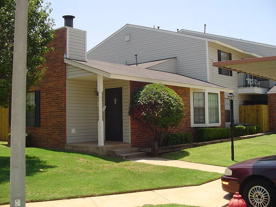 3000 Chautauqua Ave #148