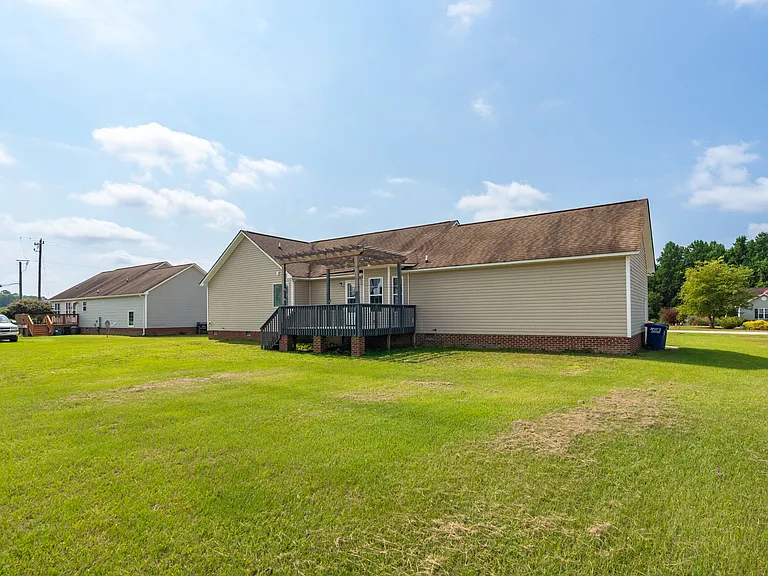 46 Bayberry Ln — Photo 31