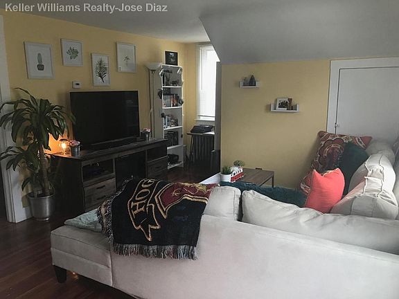 2nd image of 112 1/2 Norwood Ave #2