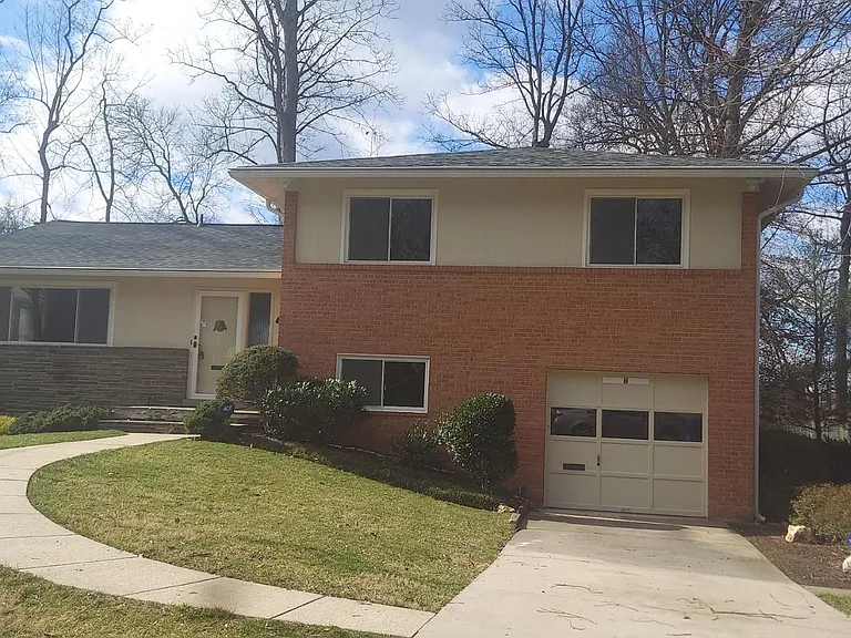 9820 Inglemere Dr — Photo 45
