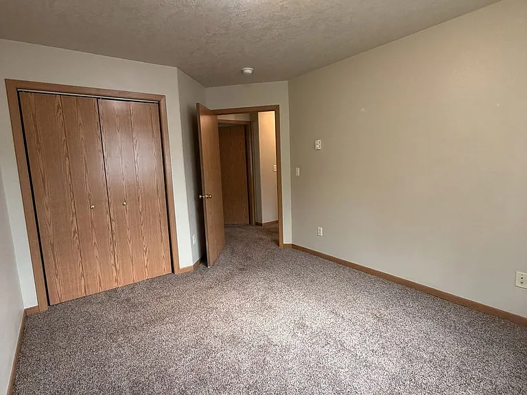 2808 6th St SW — Photo 4