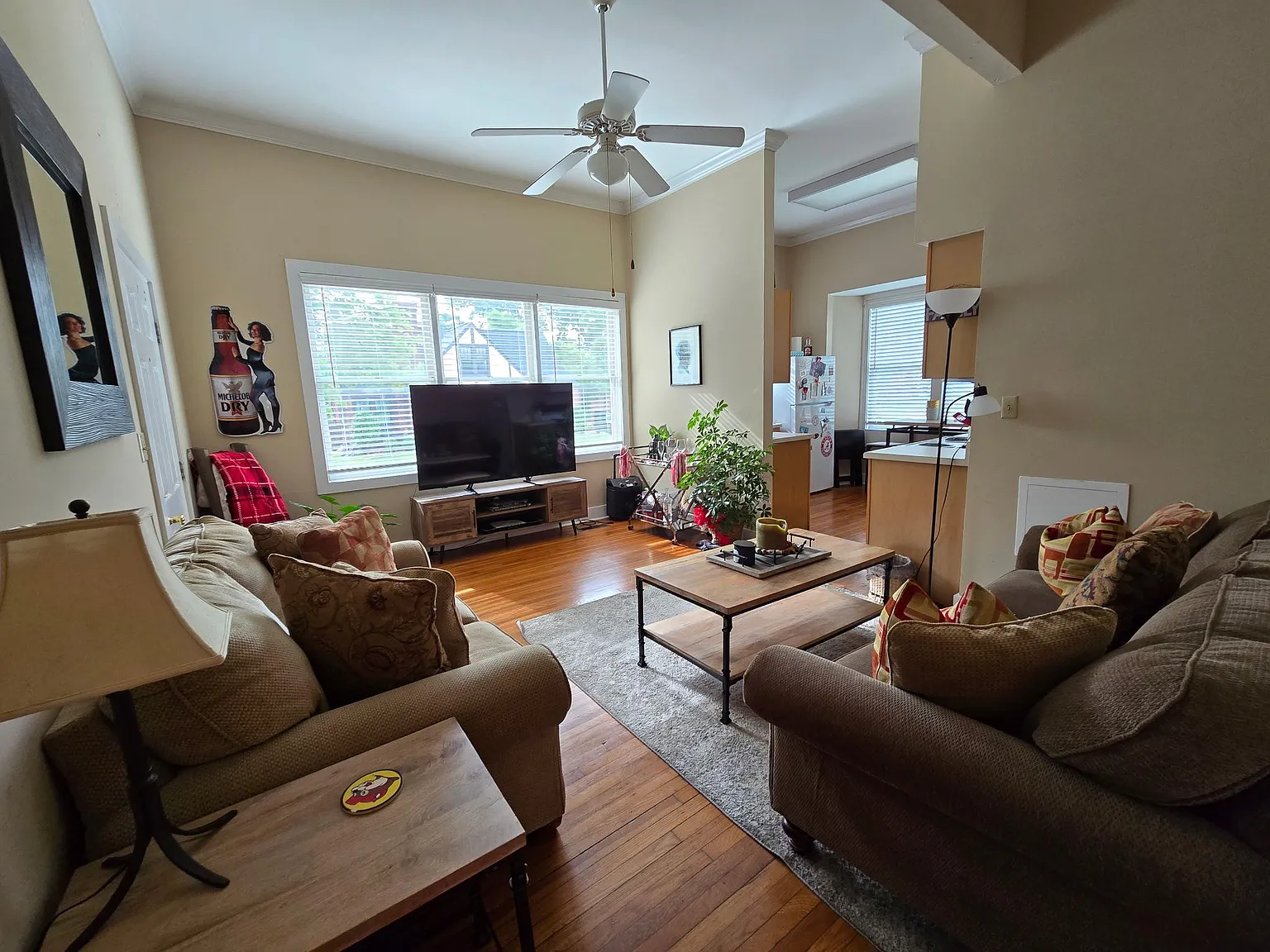 425 Caplewood Dr — Photo 4