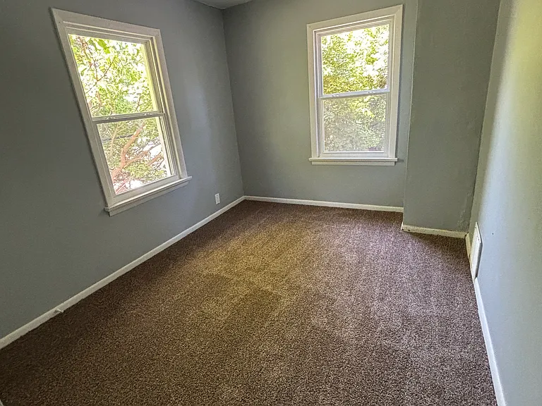 1278 Beardsley St — Photo 10