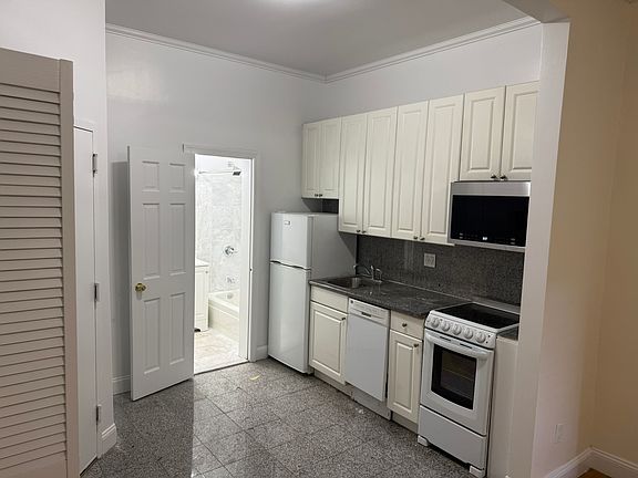 2nd image of 70 W 106th St APT 1E