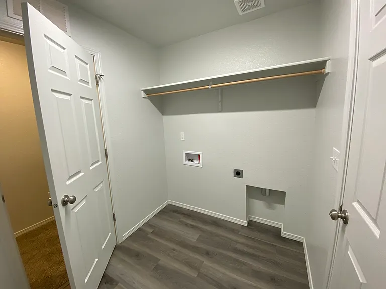 840 SW Lago St — Photo 20