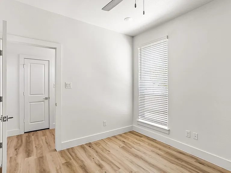 2509 Benbrook Blvd #902 — Photo 8