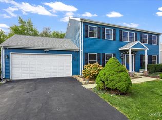 1152 S Appletree Ln, Bartlett, IL 60103