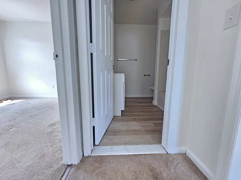 Full Bath entrance