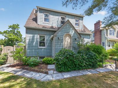 55 Pershing Avenue, Locust Valley, NY, 11560