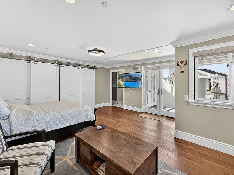 405 Blumont St — Photo 45