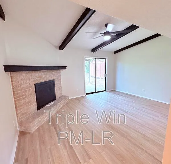 220 Randall Dr — Photo 16