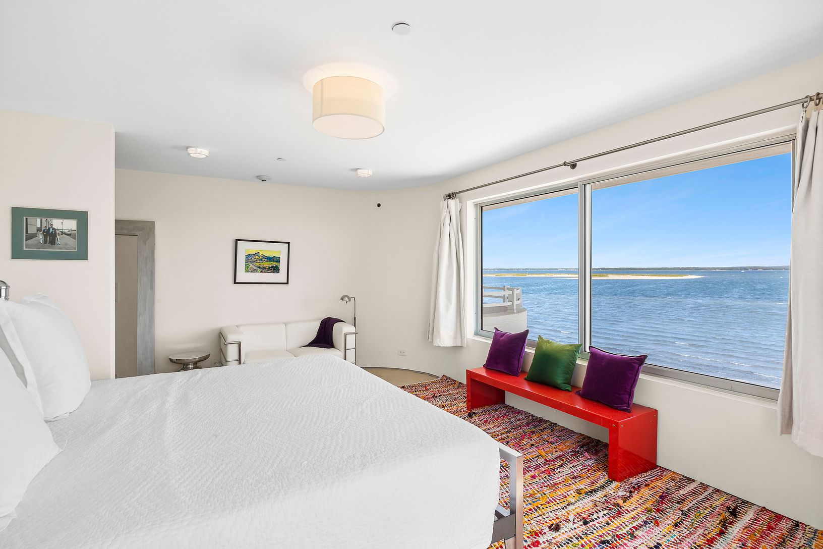 PRIMARY ENSUITE BAY VIEW