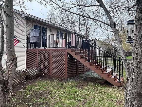 3rd image of 318 12th Ave S