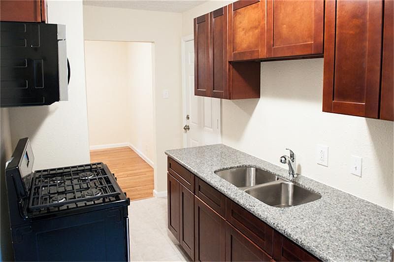 1st image of 2403 Brazoria St APT 3