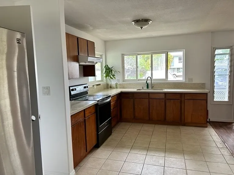 655 N Kainalu Dr — Photo 4