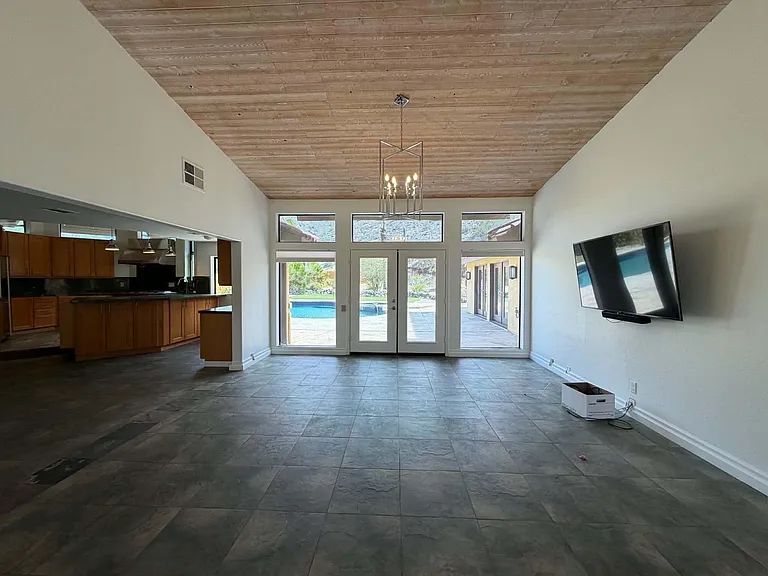 10 Venus Dr — Photo 33