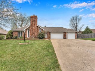 1475 E Burntwood Street, Springfield, MO 65803