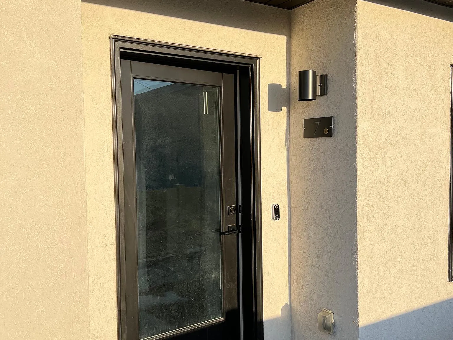 2 bed, 2.5 bath, 1250 sqft, $2,700 — Photo 2