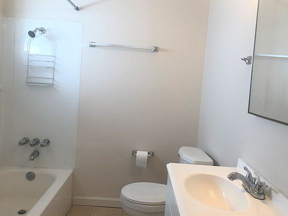 4th image of 4811 N 15th Ave APT 5