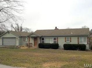 2701 Skyline Dr, High Ridge, MO 63049