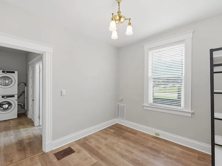 344 Helen St #1 — Photo 8