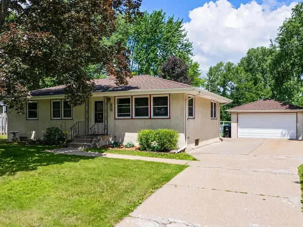 1843 Grant Rd, Arden Hills, MN 55112