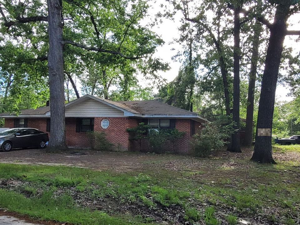 1st image of 3200 S Plum St
