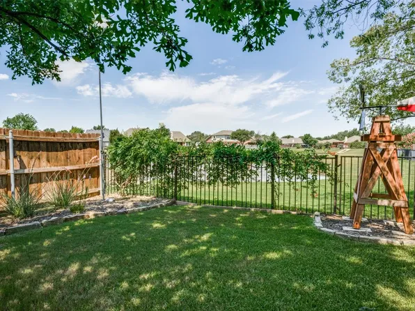 9704 Meadow Creek Dr, Argyle, TX 76226