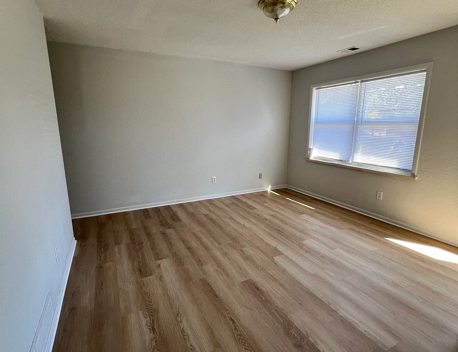 1102 North Aztec Court - 1 — Photo 2
