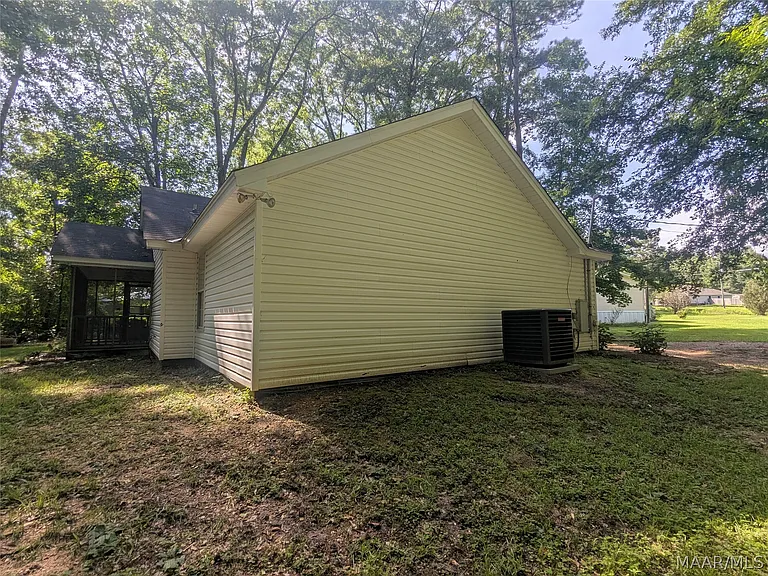 1265 Old US Highway 231 — Photo 31