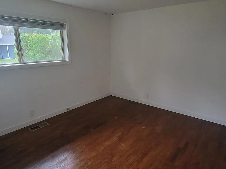 8615 John Dower Rd SW — Photo 16