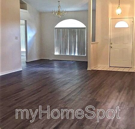 2nd image of 2627 Barefoot Creek Cir