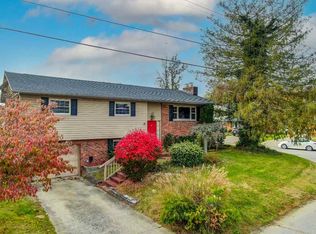 597 Fairwood Rd, Huntington, WV 25705