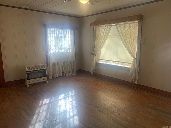 2nd image of 1809 S Leslie St