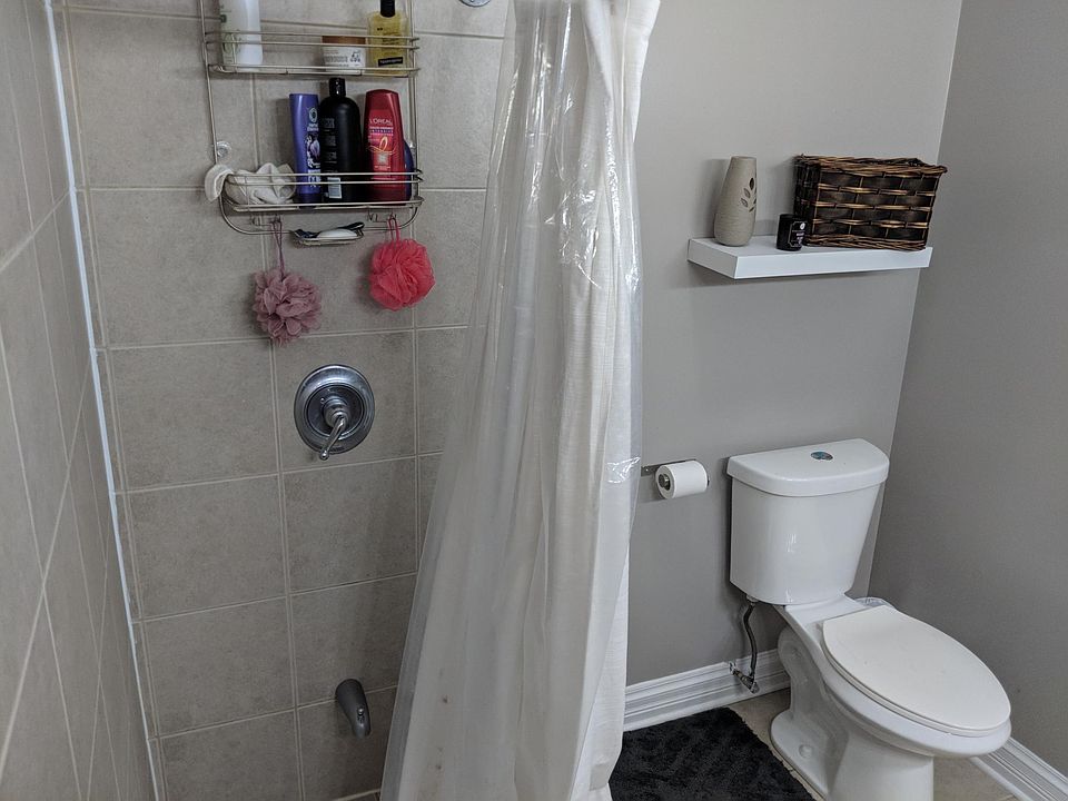 2nd image of 5605 N Clark St #3