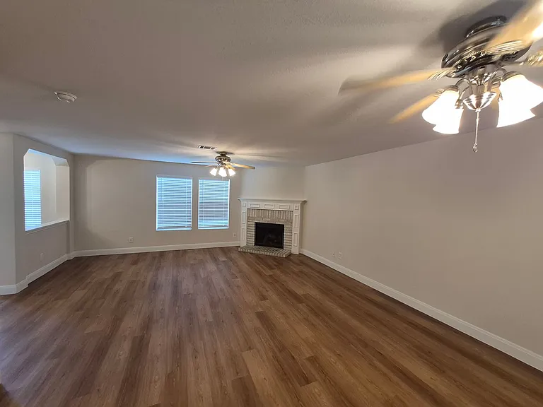 12634 Carriage Blvd — Photo 4