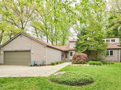 2482 Euclid Heights Blvd, Cleveland Heights, OH, 44106