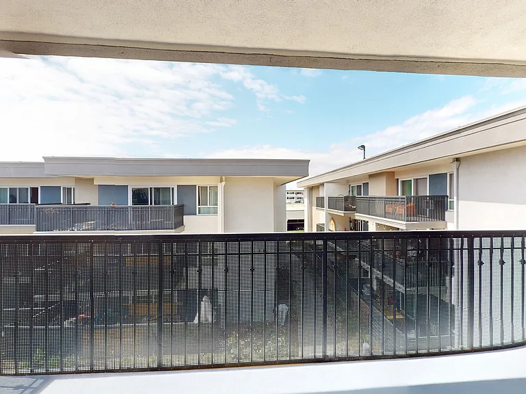 Eight 80 Newport Beach — Photo 228