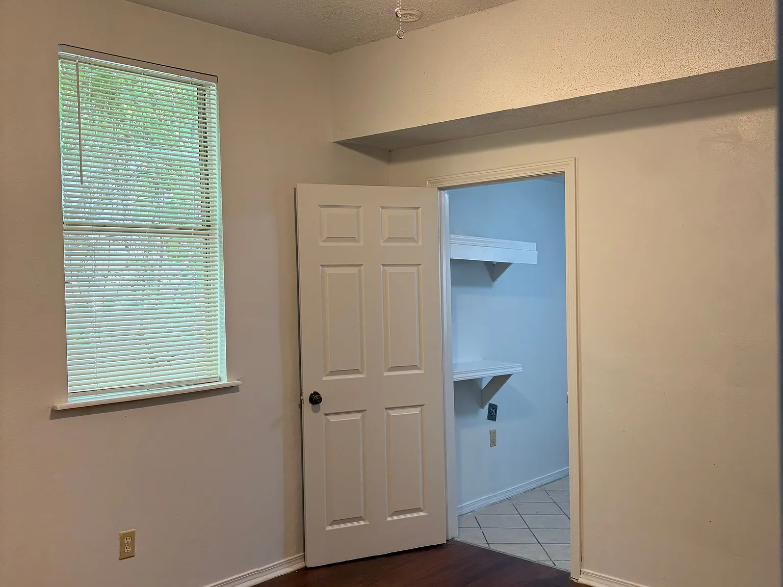 2 bed, 900 sqft, $1,095 — Photo 3