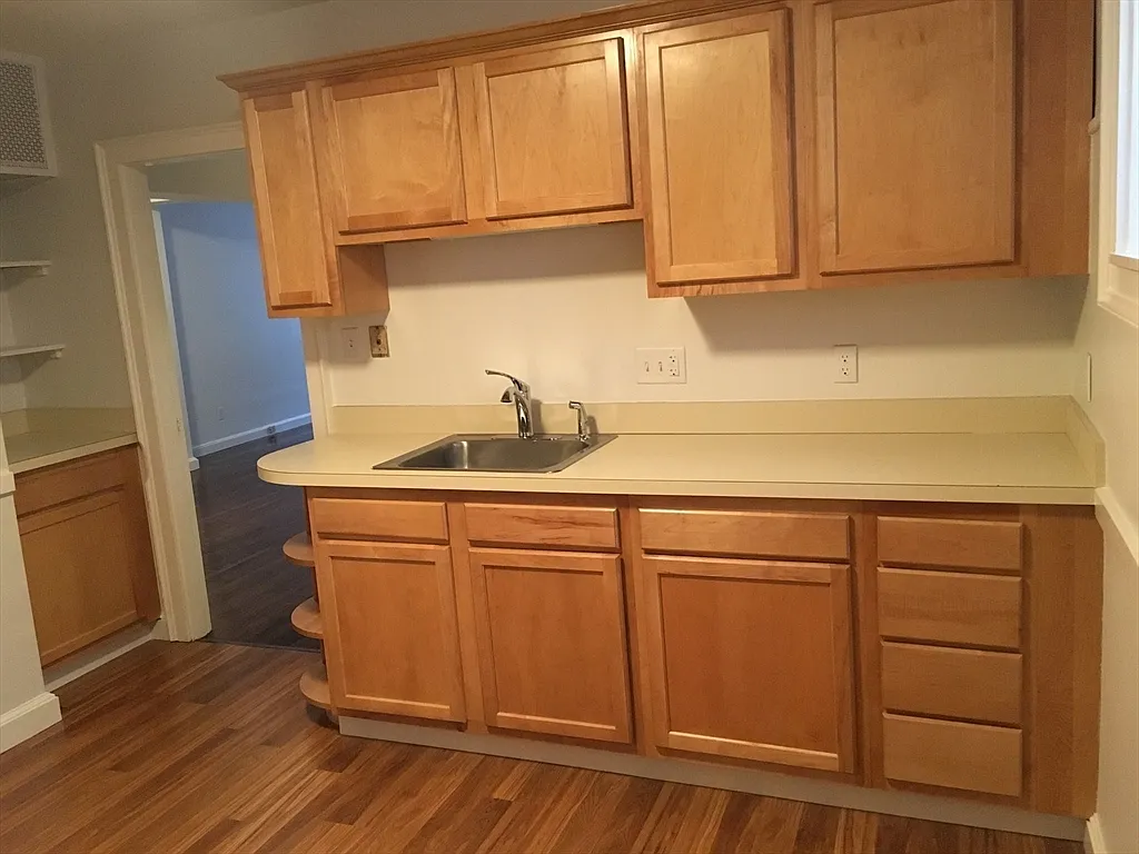 1 bed, 1.0 bath, 792 sqft, $2,100 — Photo 4