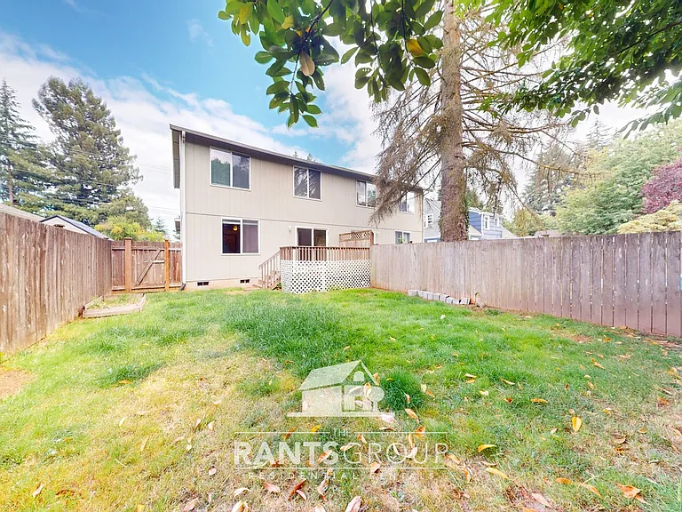 695R — Photo 14